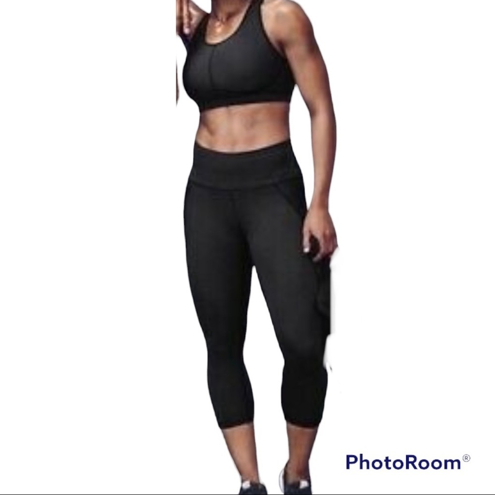Athleta Black Recharge Capris